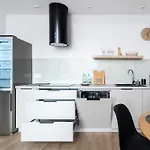 Tobaco Park Ii Modern By Bookinghost 아파트 우치